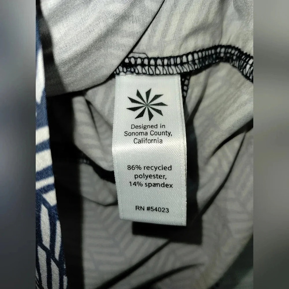 Athleta Tropic Stellar Navy Herringbone Athletic Performance Short size Small - Picture 4 of 6